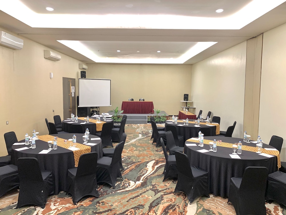 Grand Kangen Hotel Urip Sumoharjo 49/56
