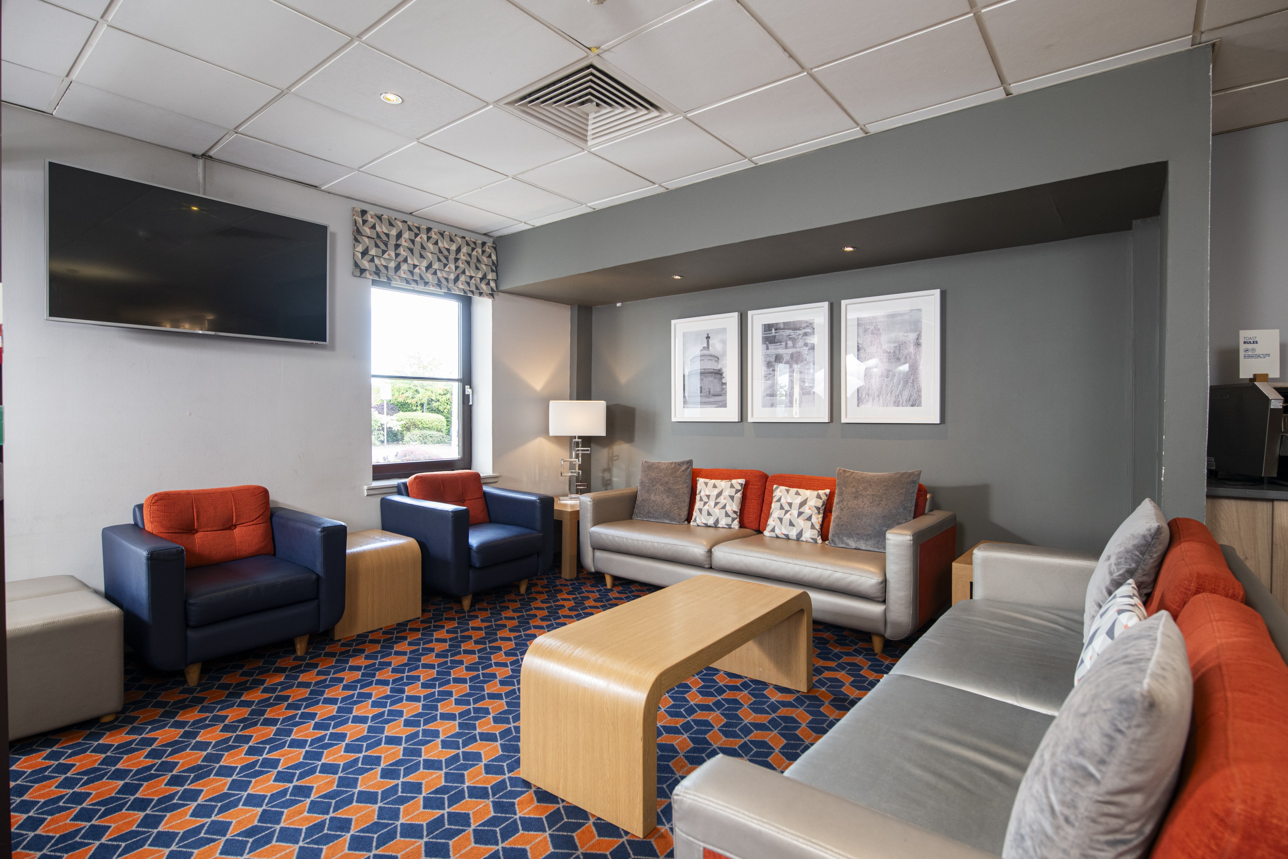 Holiday Inn Express Perth 38/72
