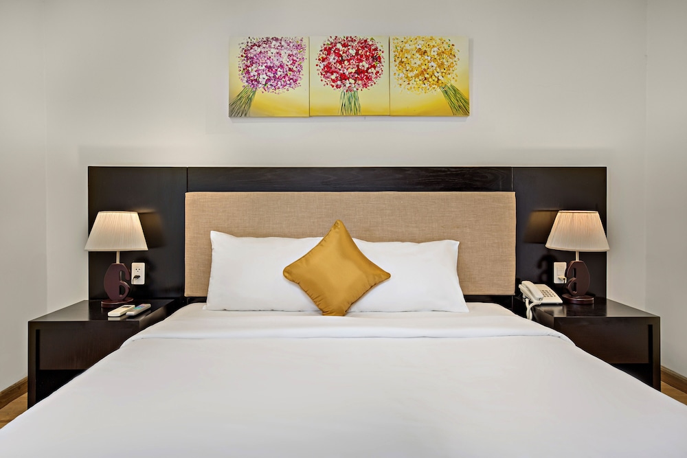 Golden Star Hotel 44/69