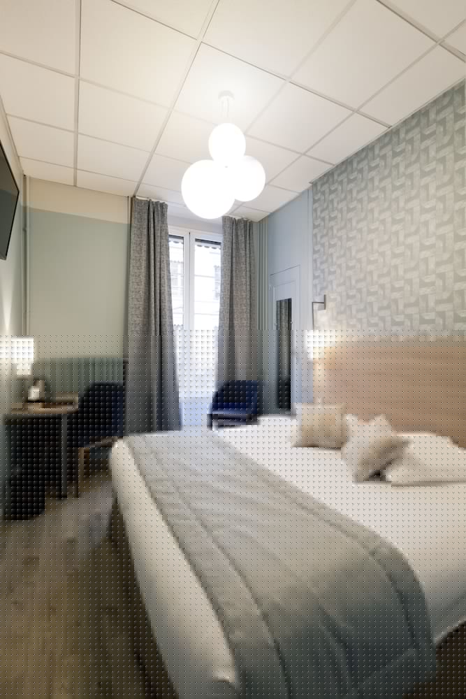 Hotel Du Dauphin 11/55