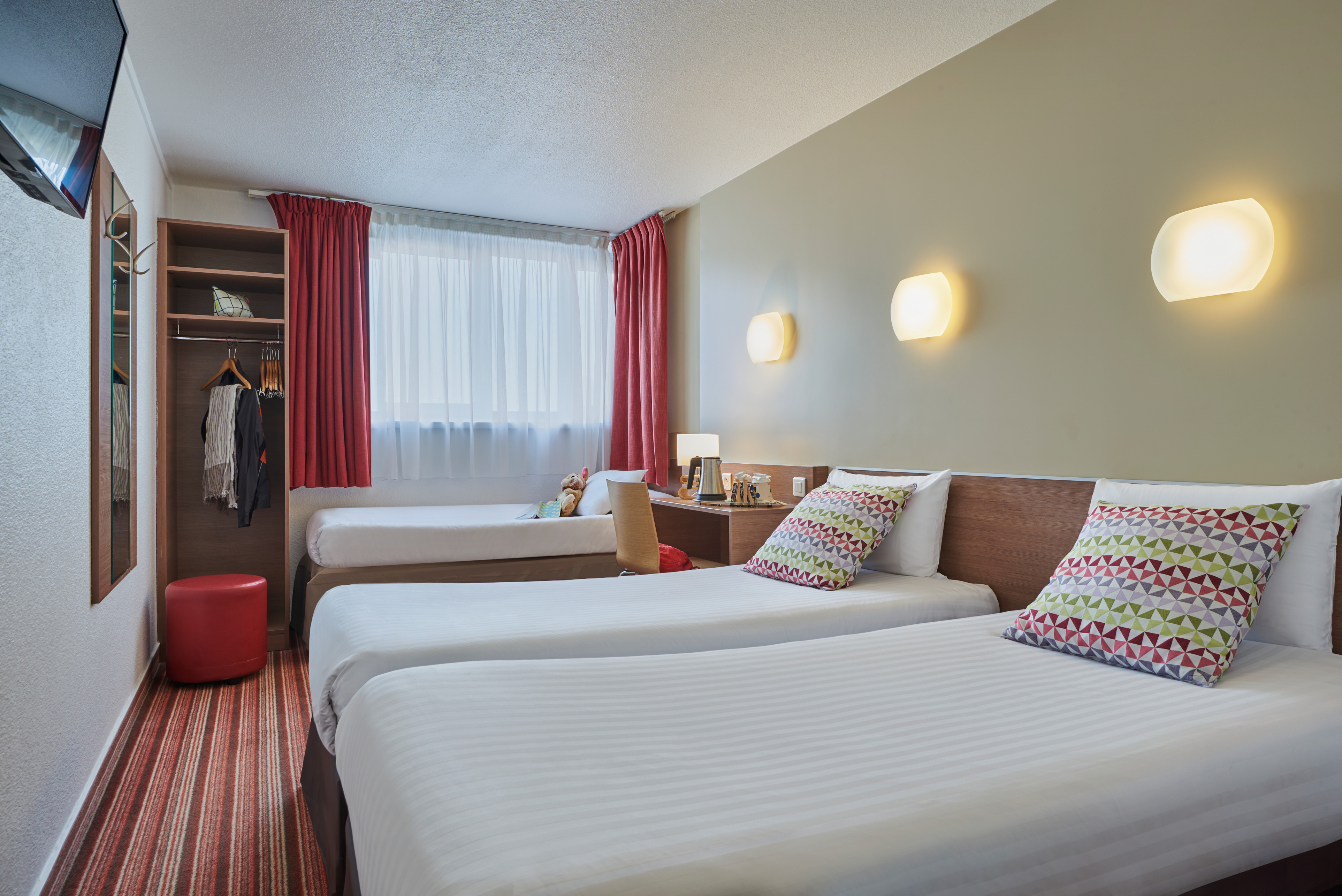 ROOM, TRIPLE