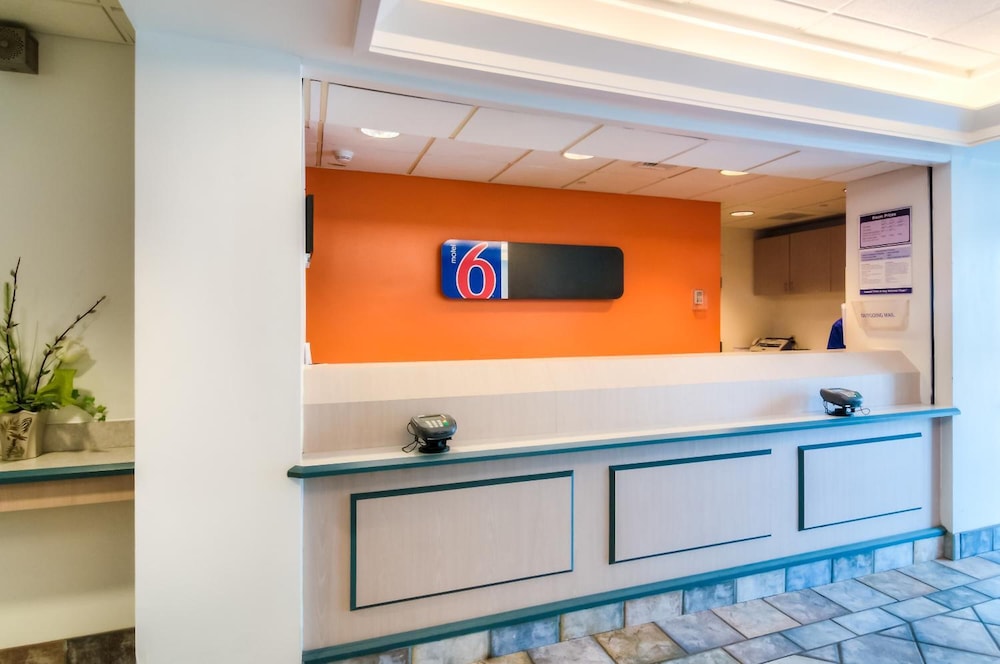 Motel6 Joliet, IL - Chicago - I-55 8/57