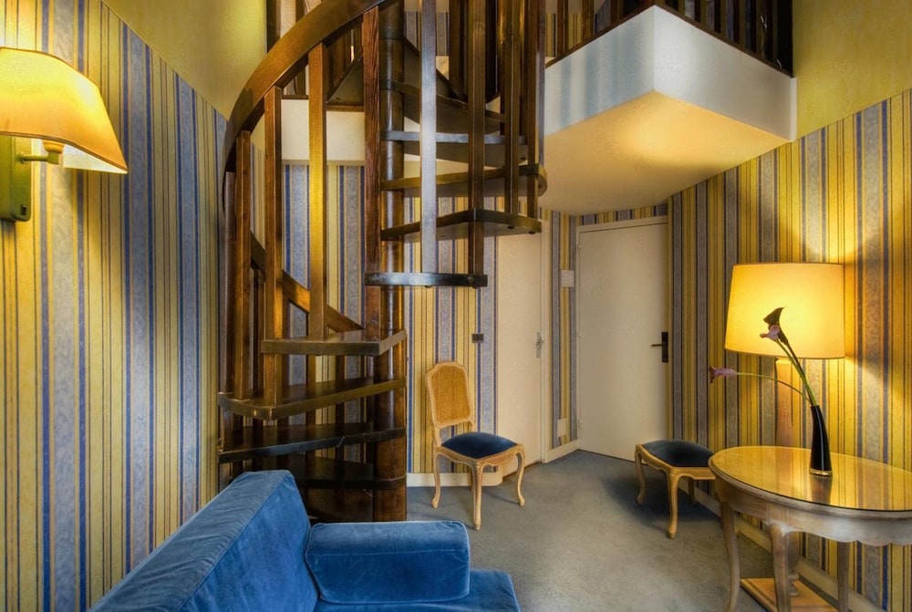 Hotel Baudelaire Opera 51/72