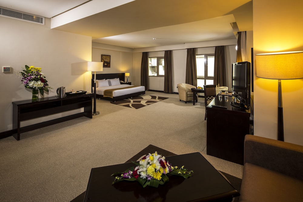 Monroe Hotel Bahrain 46/66