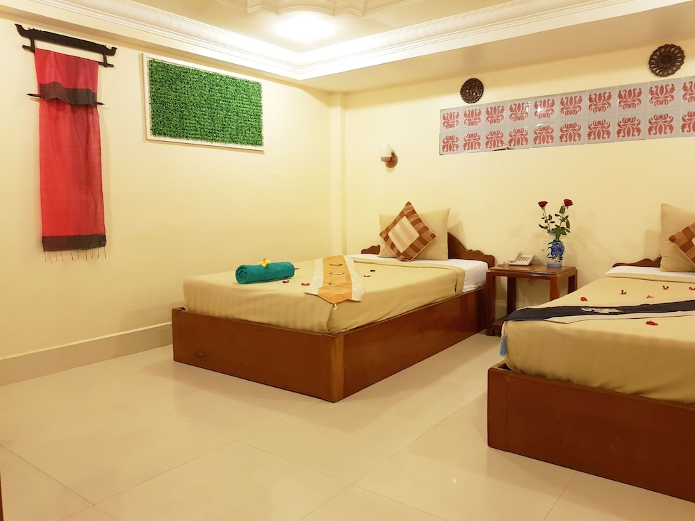 Fancy Guest House 18/37