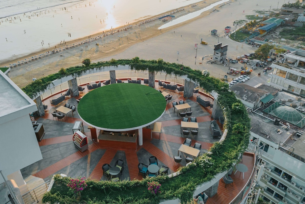 Ramada by Wyndham Cox's Bazar Kolatoli Beach 41/42