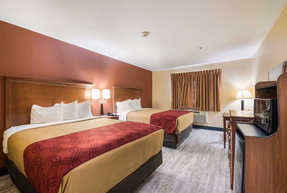 Econo Lodge Inn & Suites Little Rock SW 5/21