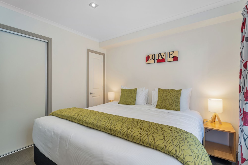 2 Bedrooms, Deluxe, Apartment, King and Queen Bed, Hill View
