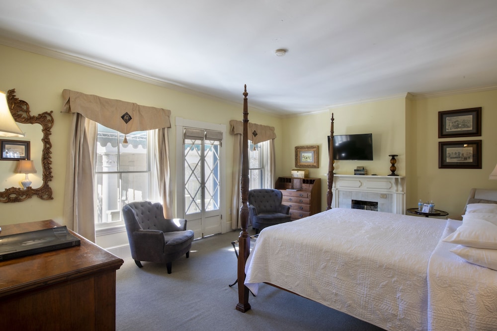 Foley House Inn 38/75