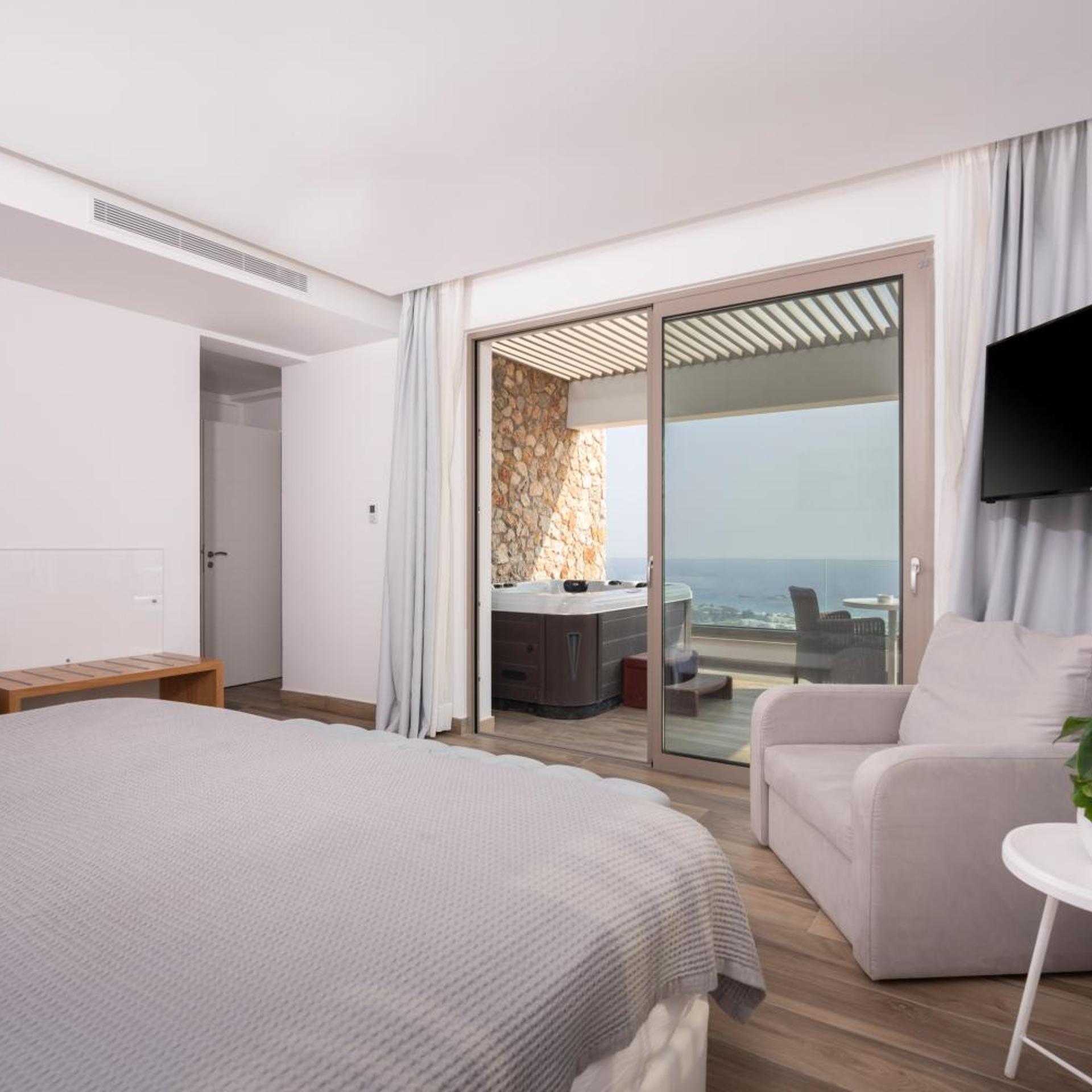 Junior Suite Outdoor Jacuzzi Sea View