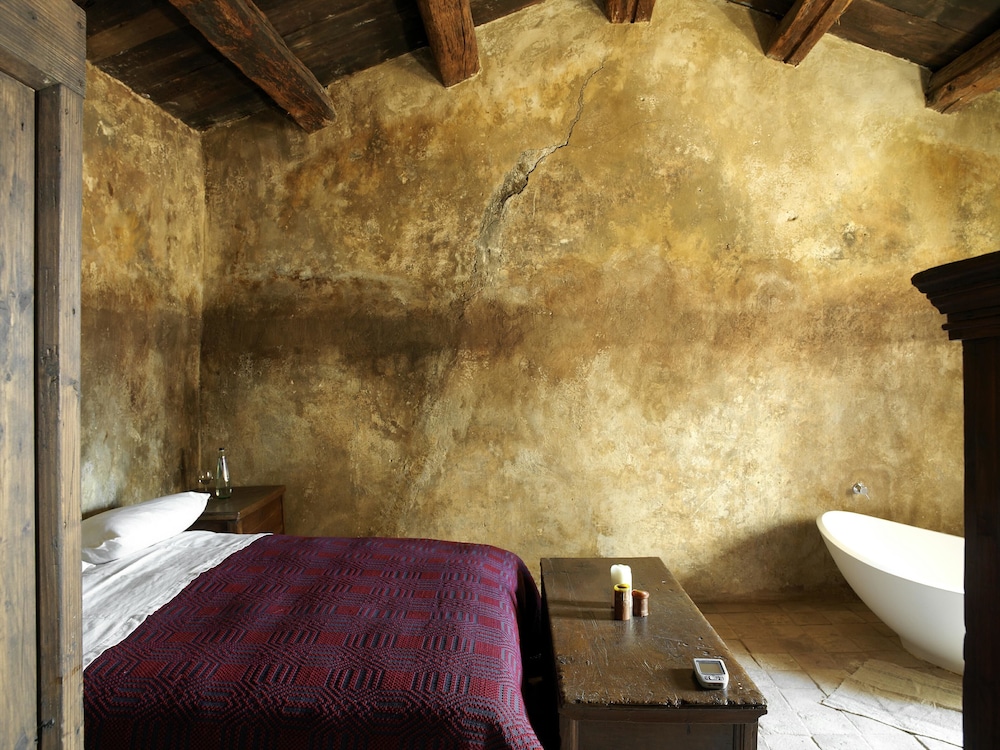SEXTANTIO ALBERGO DIFFUSO 41/50