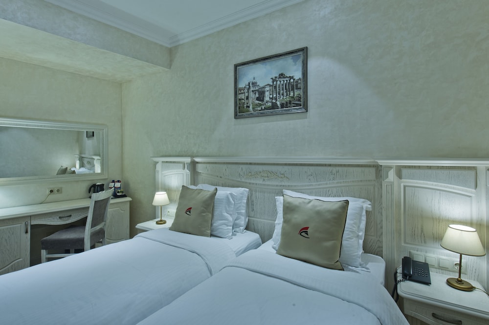 Colosseum Marina Hotel Batumi 23/72