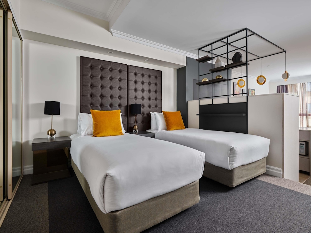 Mantra 2 Bond Street Sydney 20/62