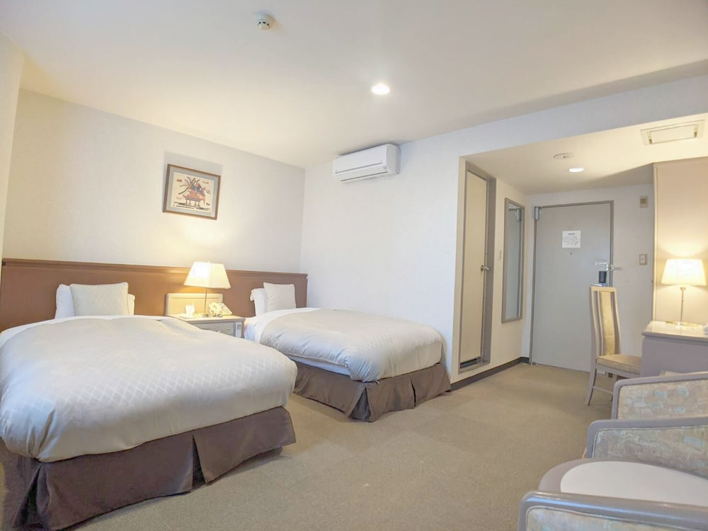 Hotel New Century 21/70