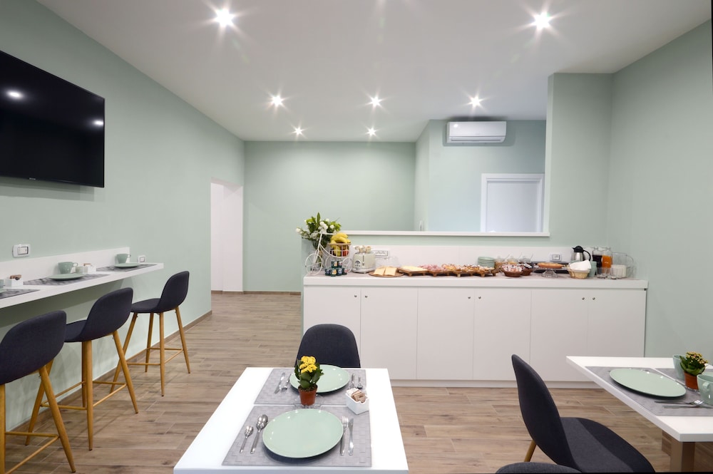 Napoliseason Rooms And Breakfast 32/49