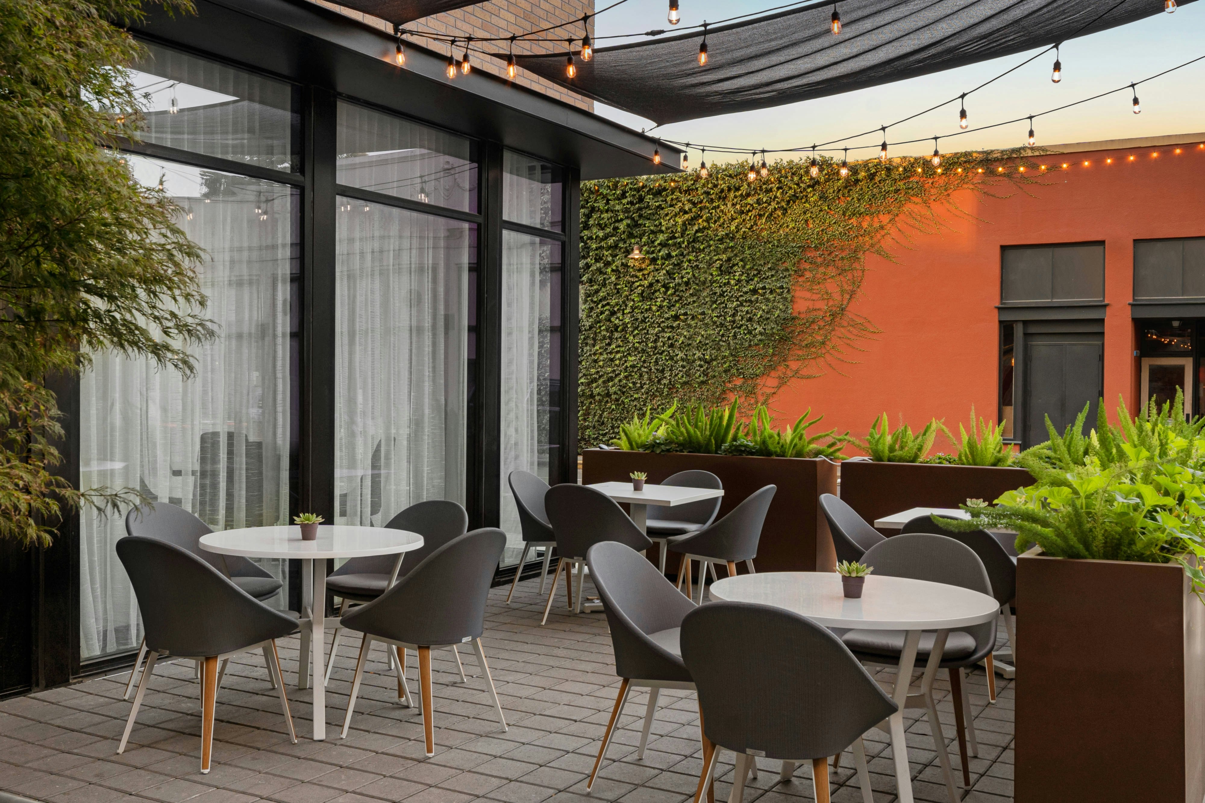 AC Hotel by Marriott Santa Rosa Sonoma Wine Country 40/55