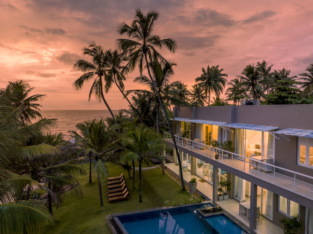 White Villa 43/50