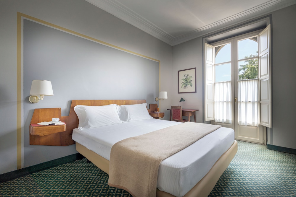 Hotel Roma E Rocca Cavour 17/82