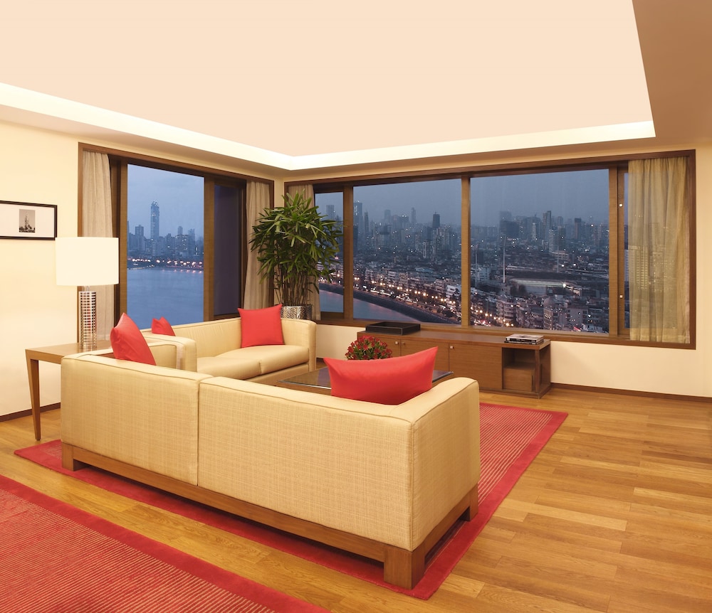Trident Nariman Point 30/50