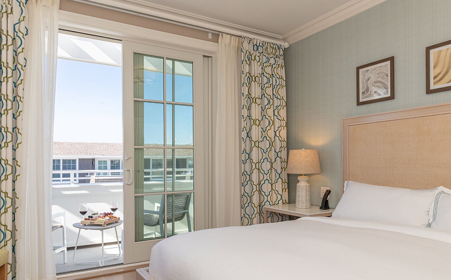 Spa, Standard, King Bed, Lateral Town View, Balcony