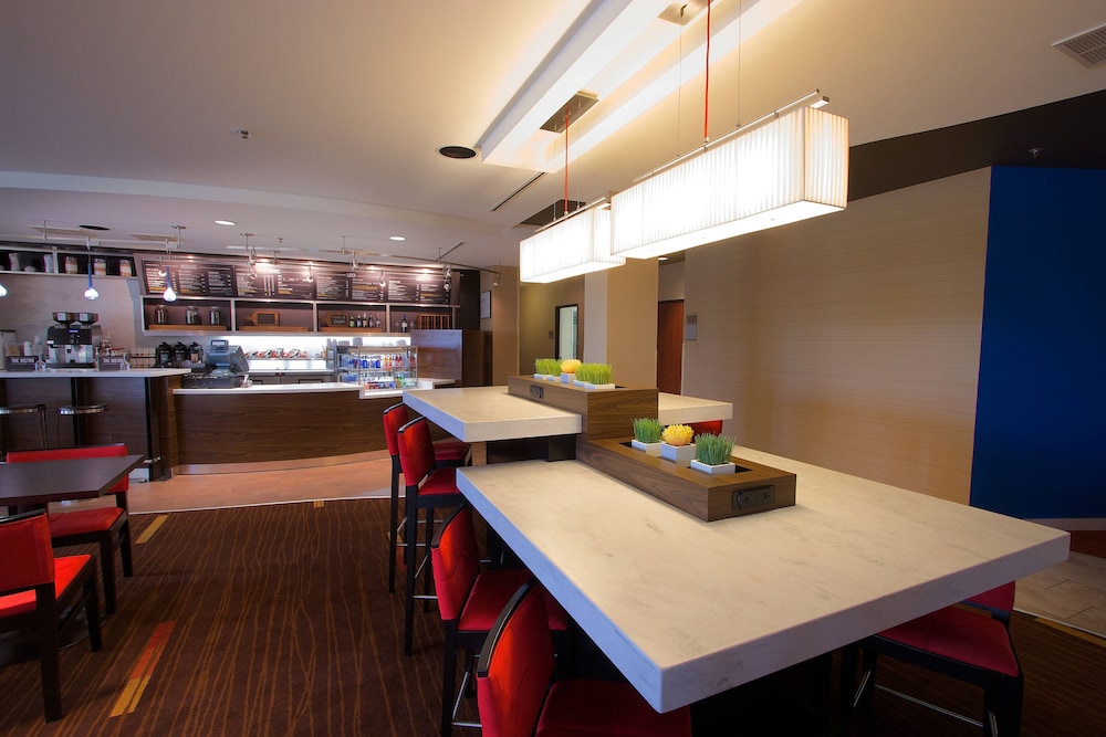 Courtyard By Marriott Blacksburg 32/39