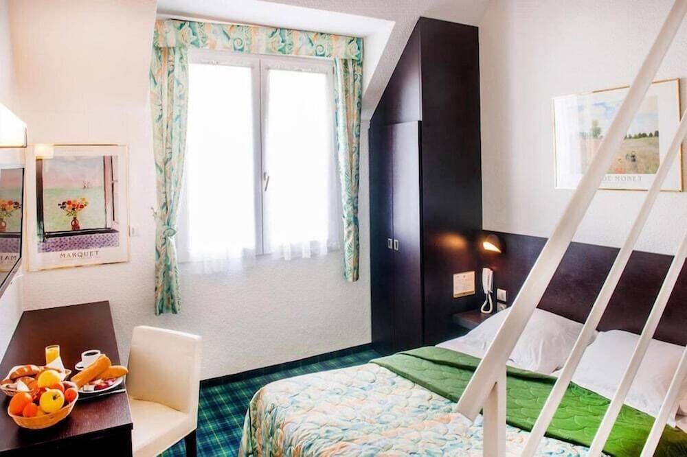 Hotel Christ Roi 37/64