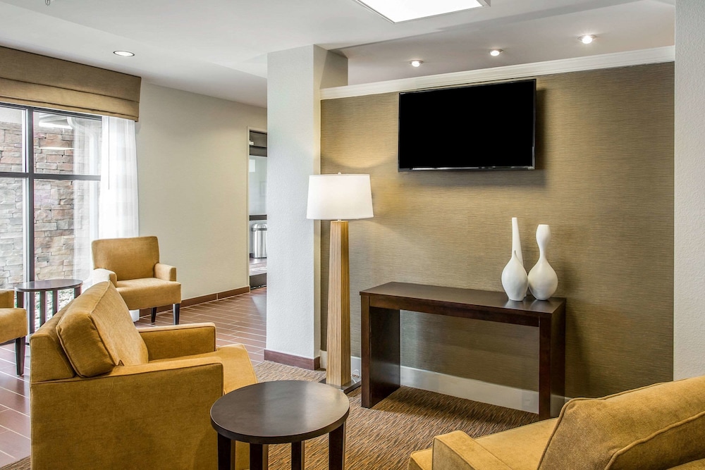 Sleep Inn & Suites Dayton South 26/41