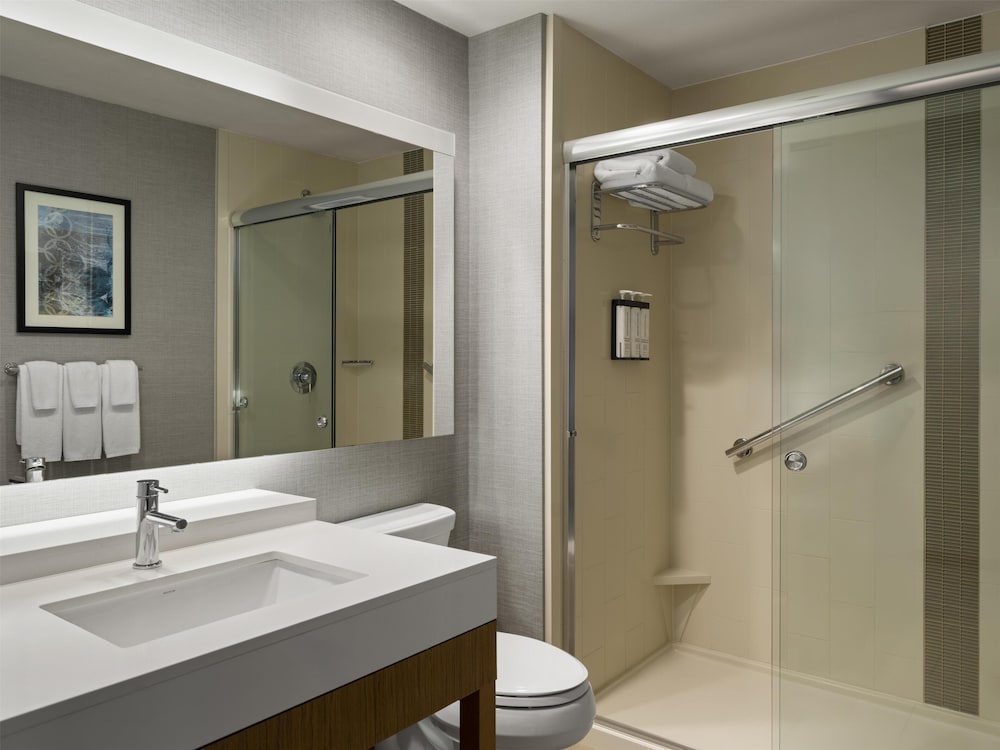 Hyatt Place West Des Moines/Jordan Creek 74/77