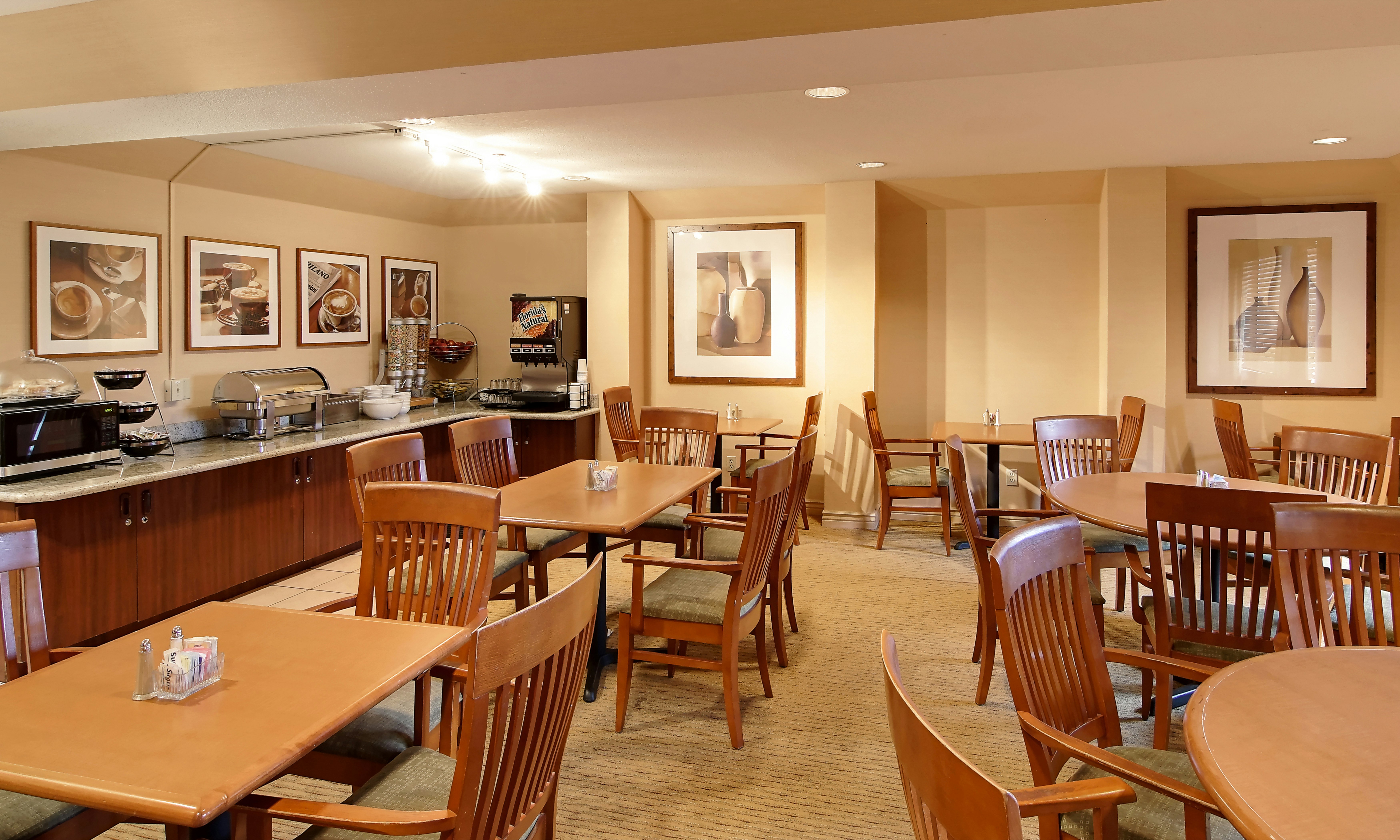 Phoenix Inn Suites South Salem 40/57