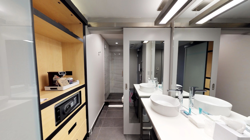 Aloft Coral Gables 39/43