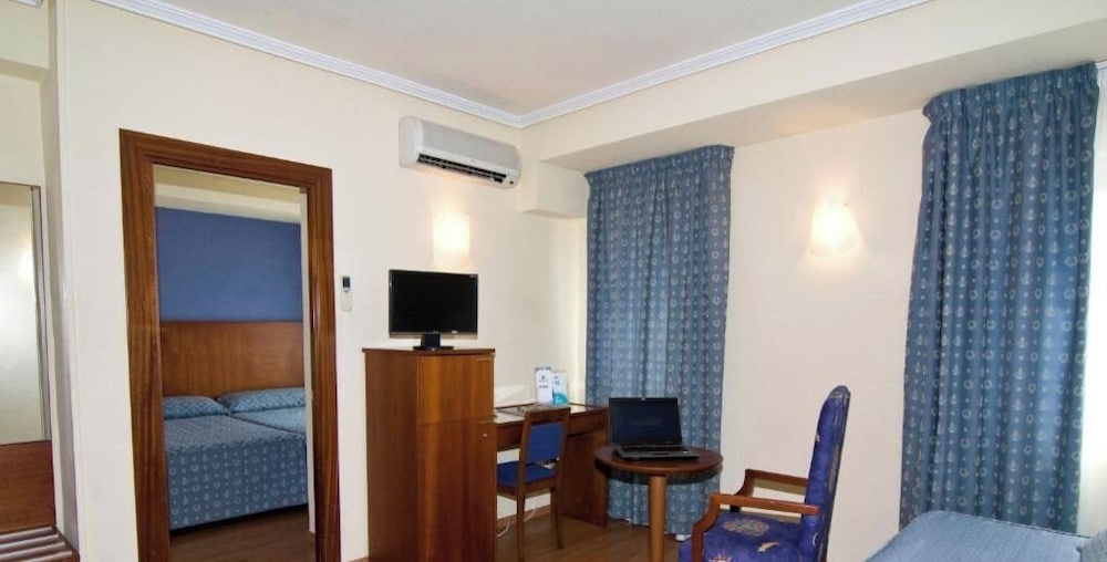 Apartamentos Torreluz 63/72
