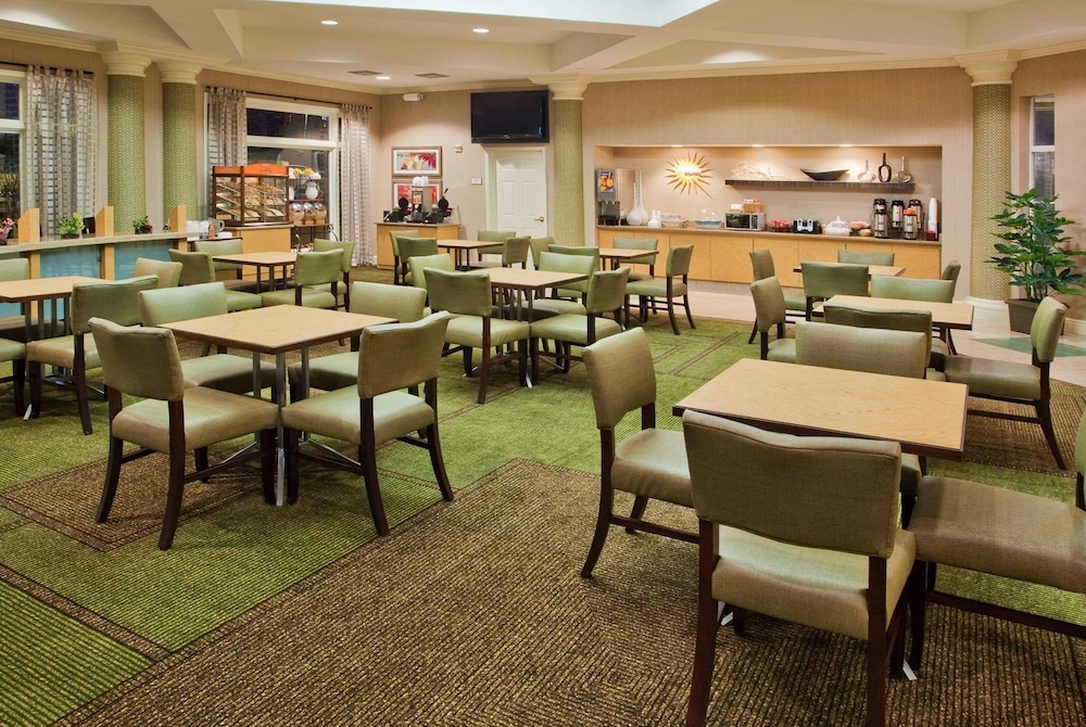 La Quinta Inn and Suites by Wyndham Greenville Haywood 51/68