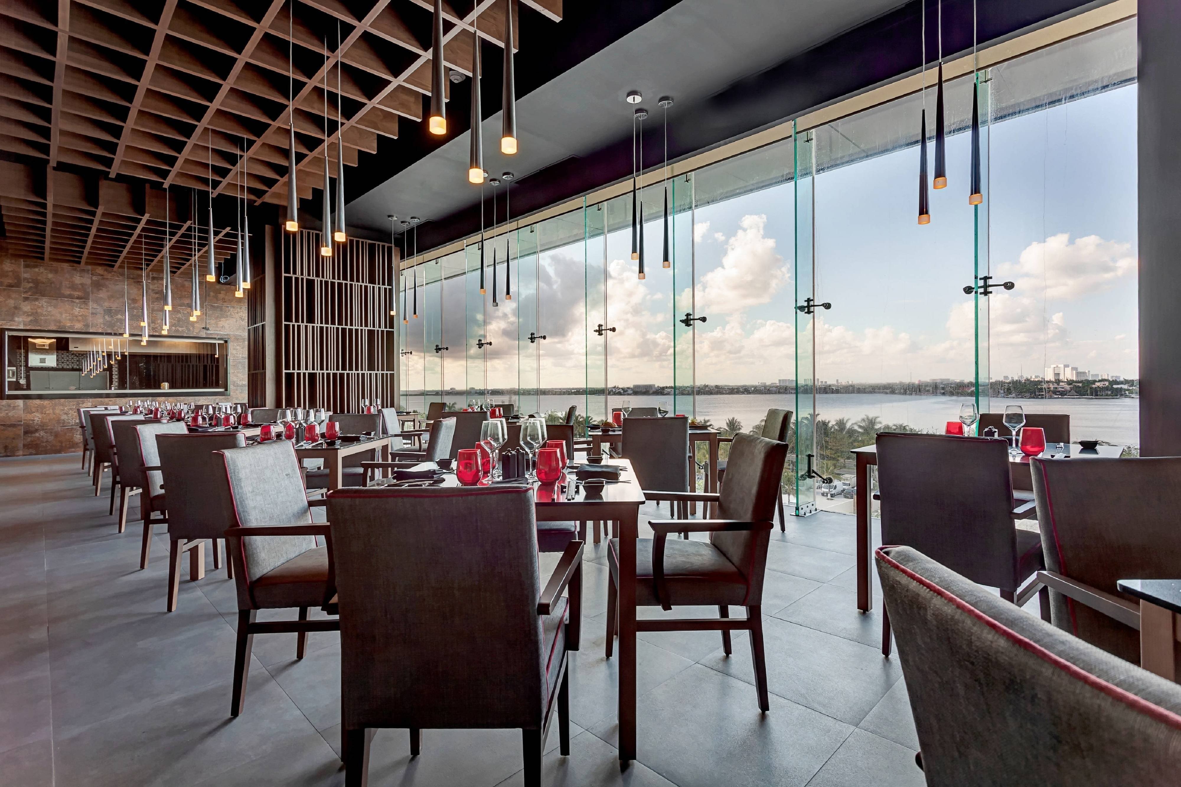 Royalton CHIC Cancun, An Autograph Collection (ex Royalton Cancun) 50/71