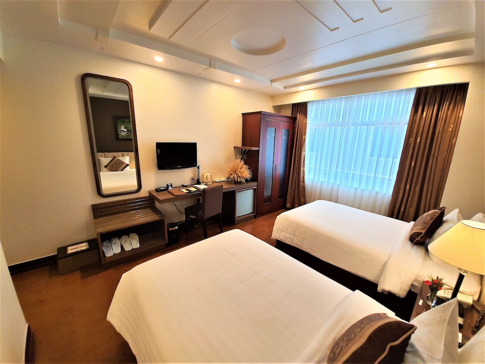 Kin Hotel Thi Sach Edition 16/55