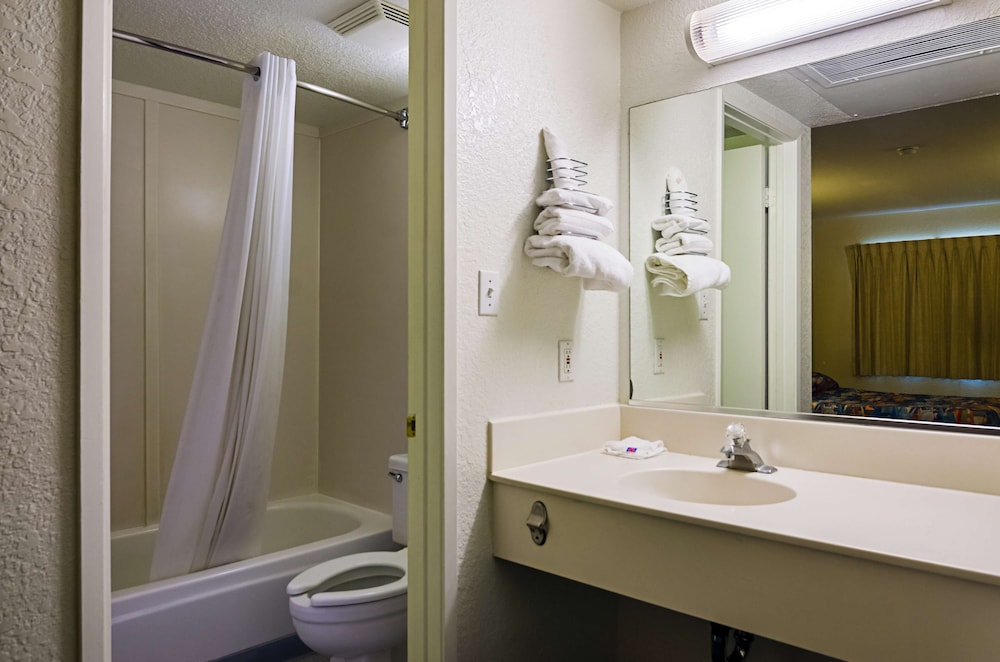 Motel6 Barstow, CA 54/57
