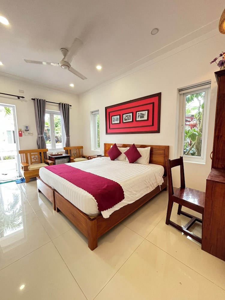 DELUXE, DOUBLE BED, POOL VIEW