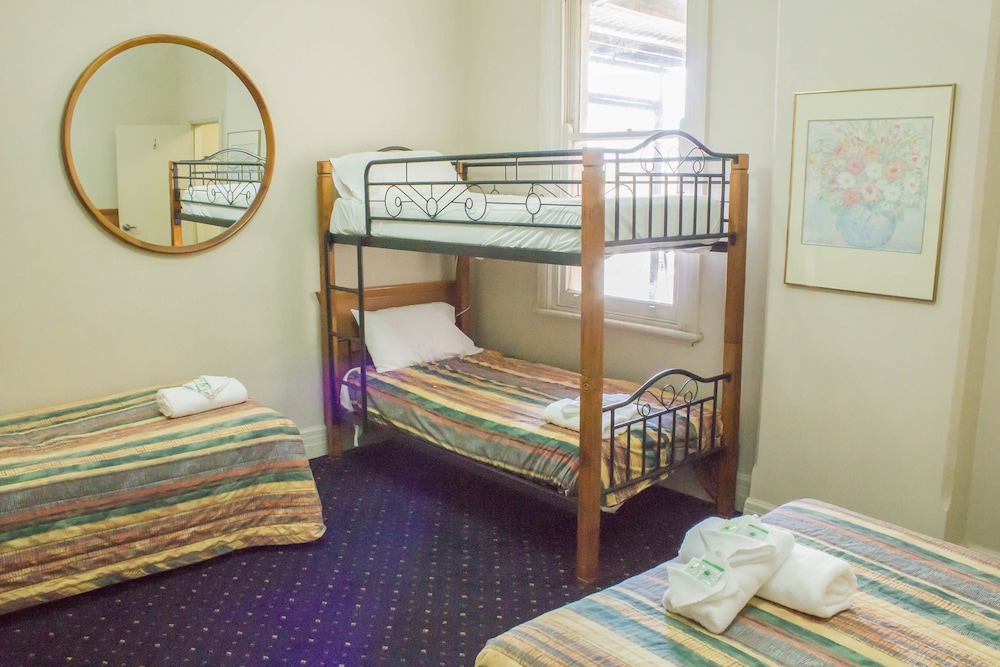 Gardners Inn Hotel 35/53