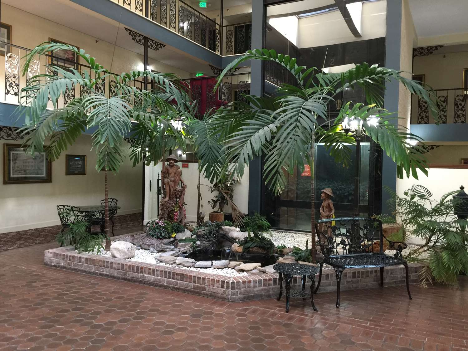 Royal Inn and Suites Baton Rouge 8/15