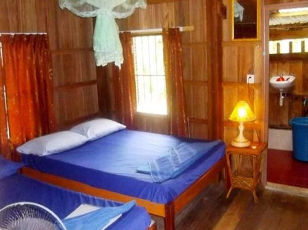 Palm Beach Bungalow Resort 32/66