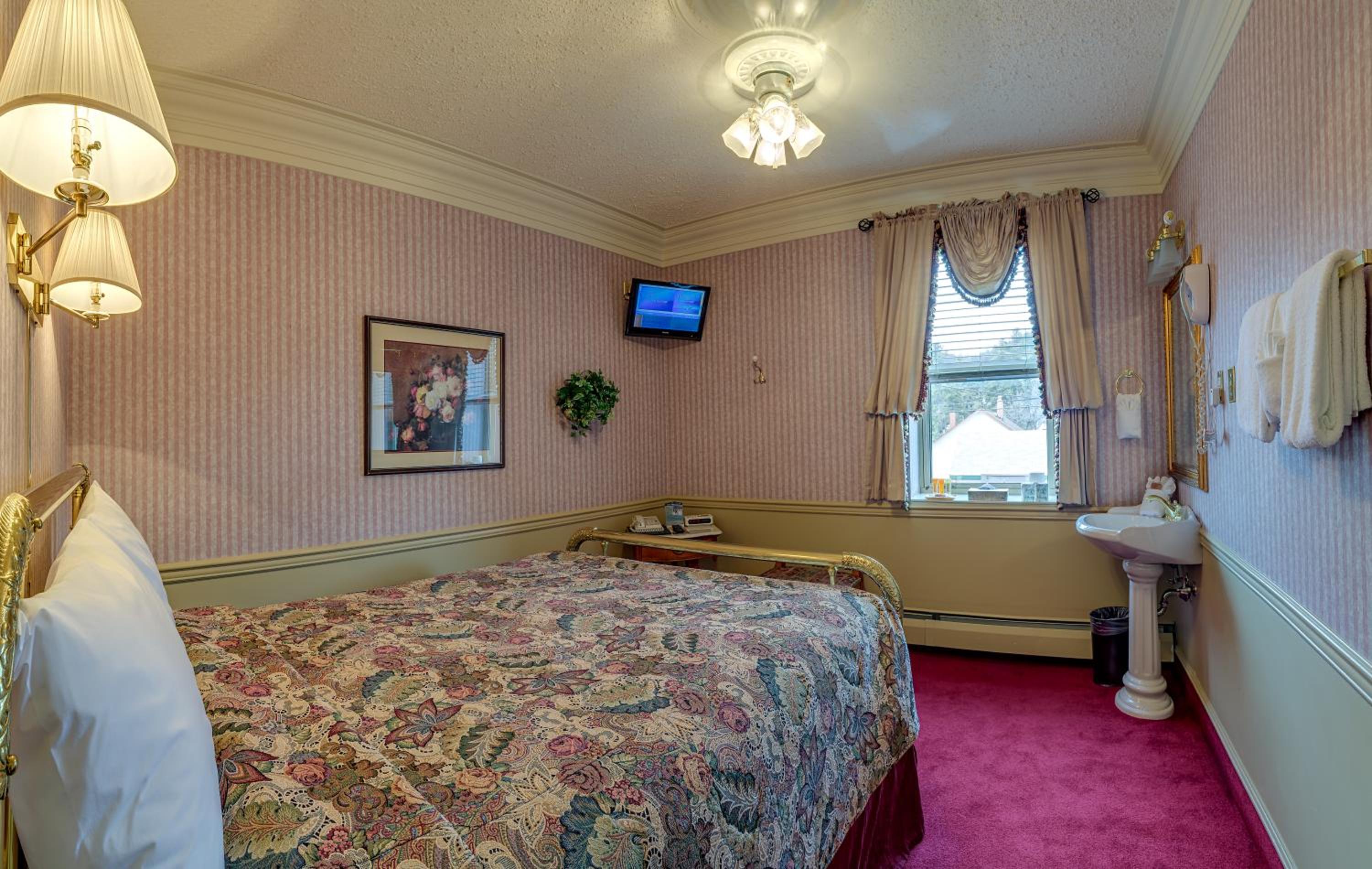 Athabasca Hotel 15/50