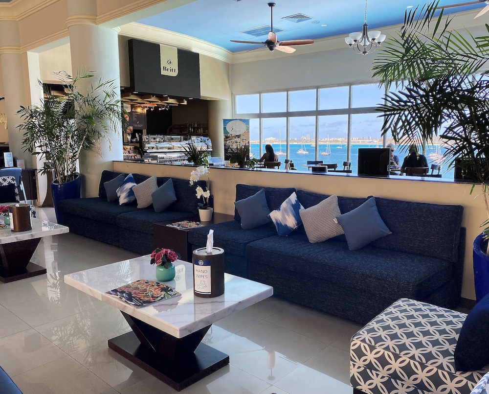 Simpson Bay Resort, Marina & Spa 76/95