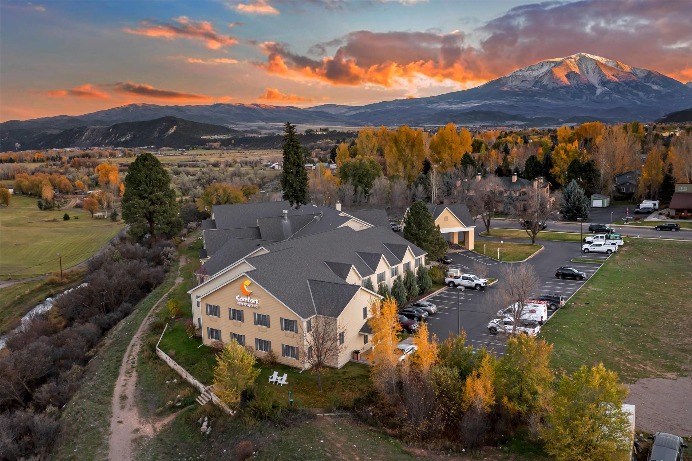 Comfort Inn & Suites Carbondale on the Roaring Fork 53/60
