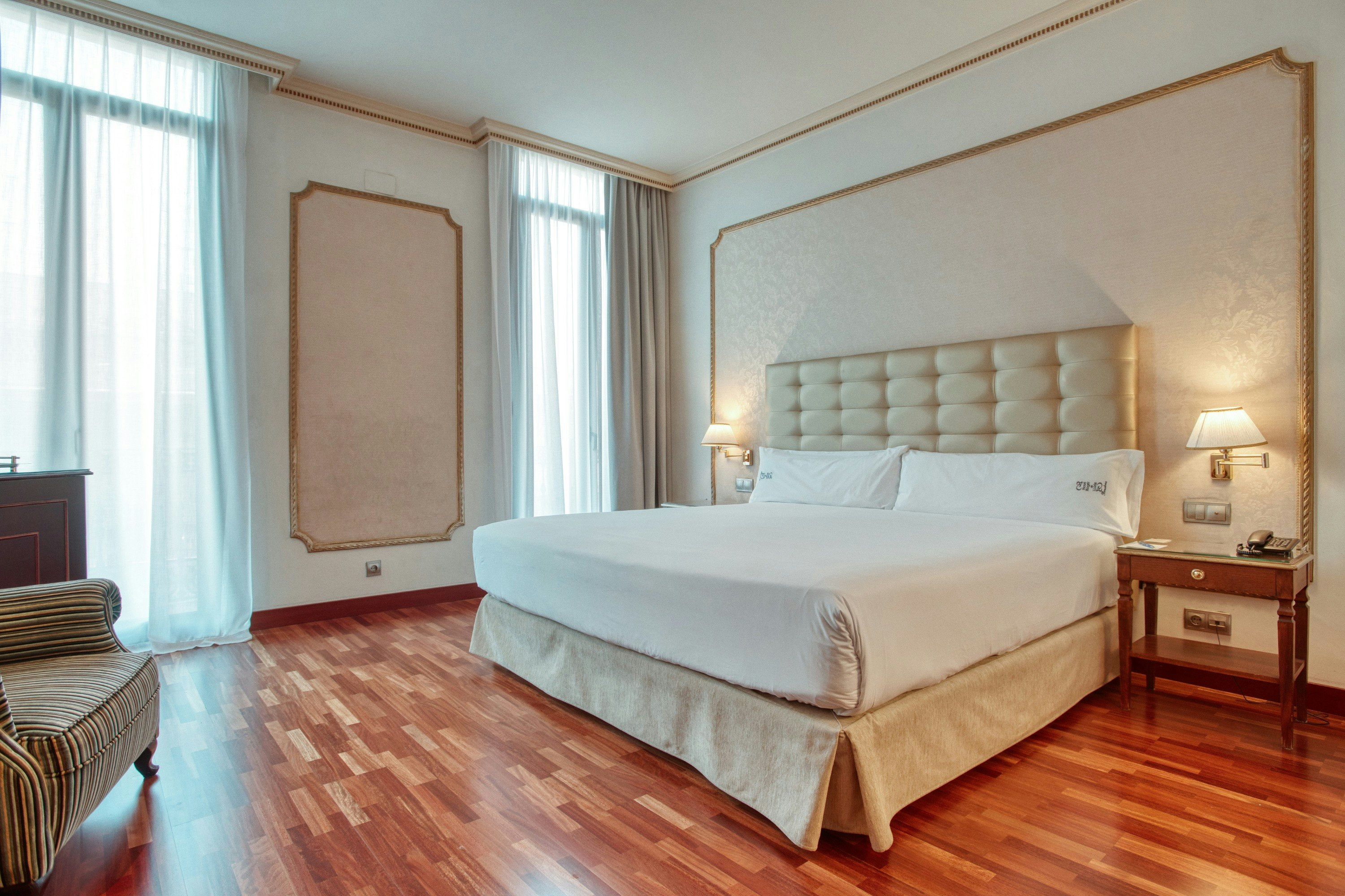 Roger De Lluria Hotel 9/57