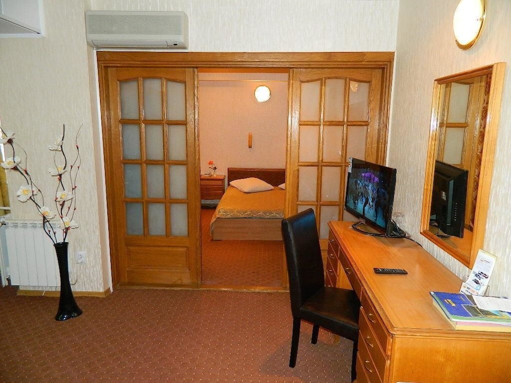 Dalin Hotel 19/21