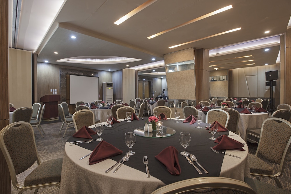 One Pacific Place Serviced Residences 32/38