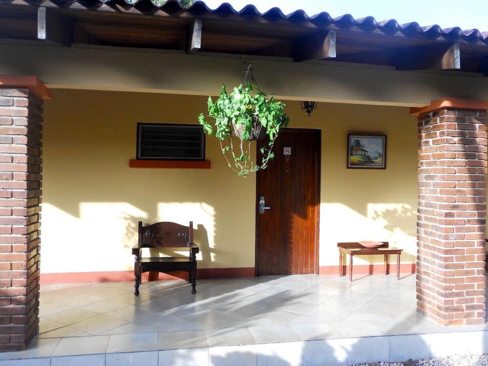 Las Espuelas Hotel 3/54