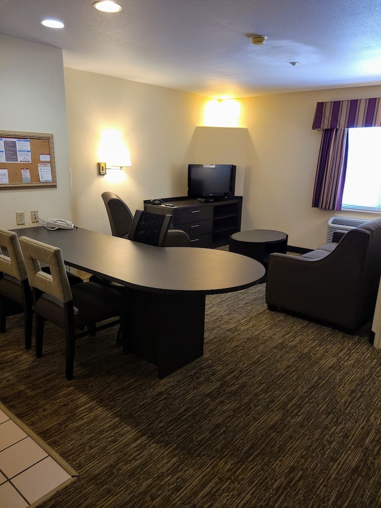 Candlewood Suites Tyler 41/54