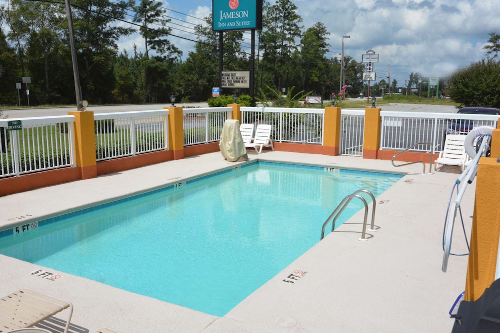 Jameson Inn & Suites Hazlehurst 3/37