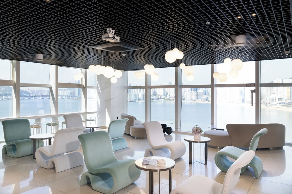 The Point Hotel 54/70