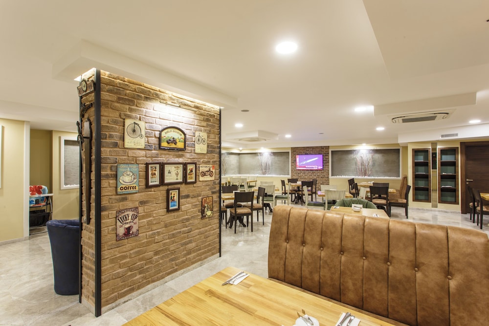 ANTROYAL HOTEL 3/50